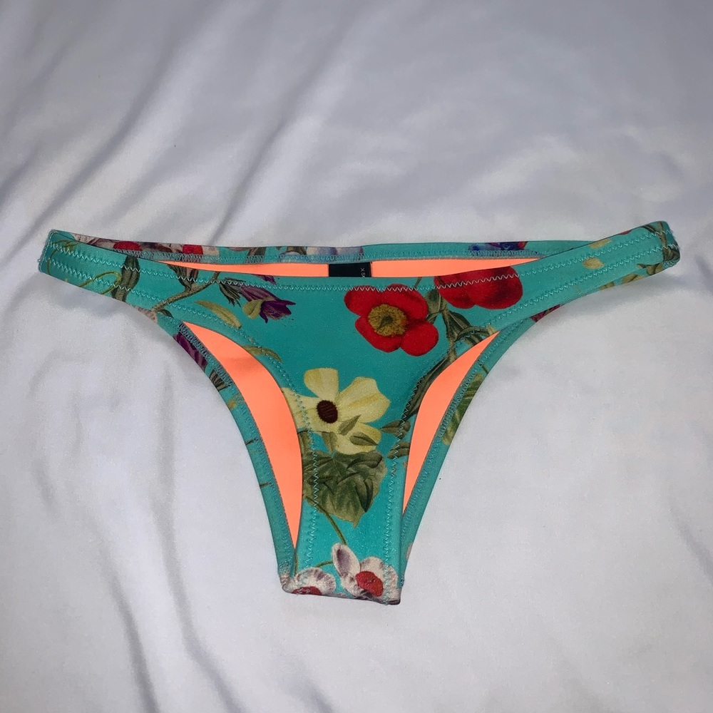 Floral triangl bikini bottom